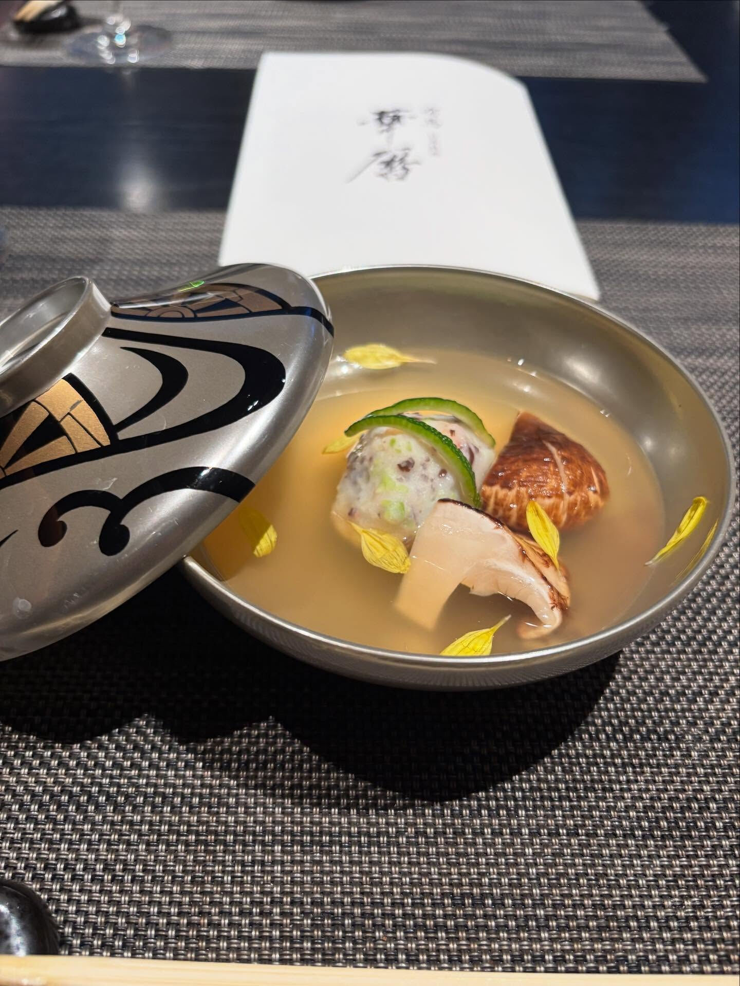 昨日は今まで仕事でお世話になった方々への感謝のしるしに一席設